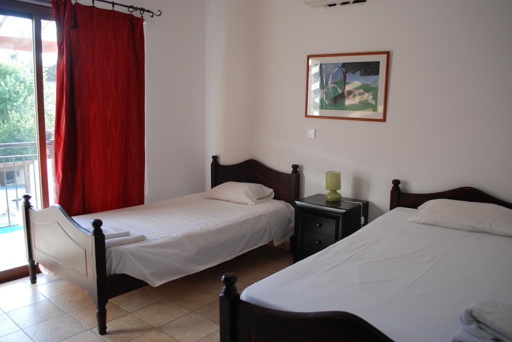 Avra Family Maisonettes Polis Room photo