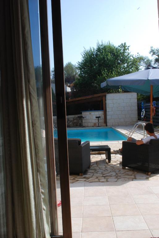 Avra Family Maisonettes Polis Room photo