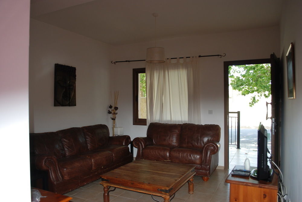 Avra Family Maisonettes Polis Exterior photo